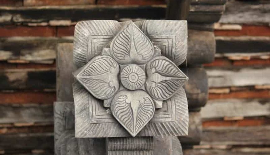 Embekka Devale Wooden carvings