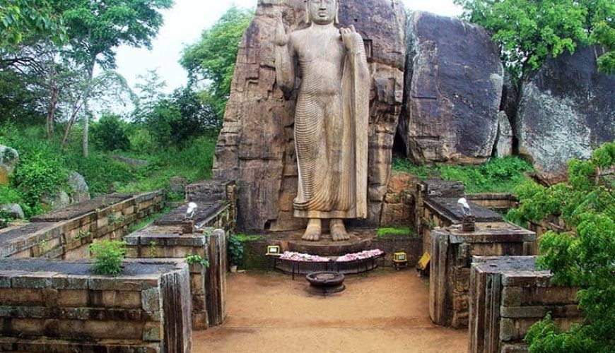 Aukana Buddha Statue Anuradhapura